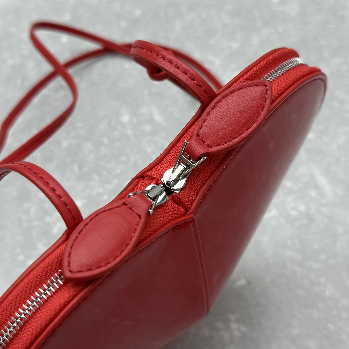 Alaia Satchel Bags Neat 37570
