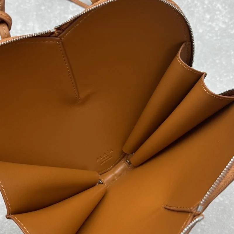 Alaia Satchel Bags Unique 55817
