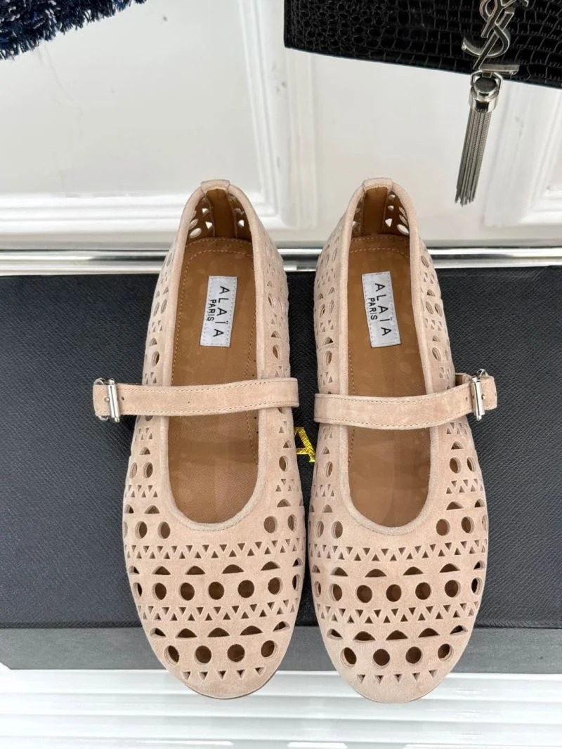Snug Alaia Shoes 8532