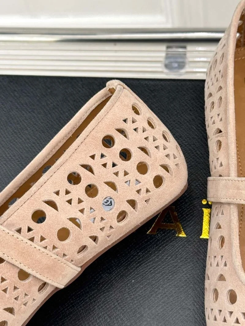 Snug Alaia Shoes 8532