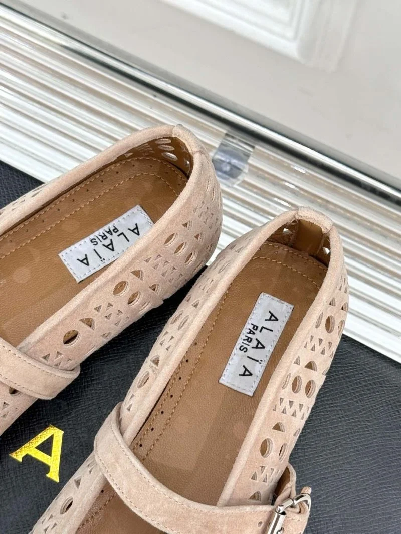 Snug Alaia Shoes 8532
