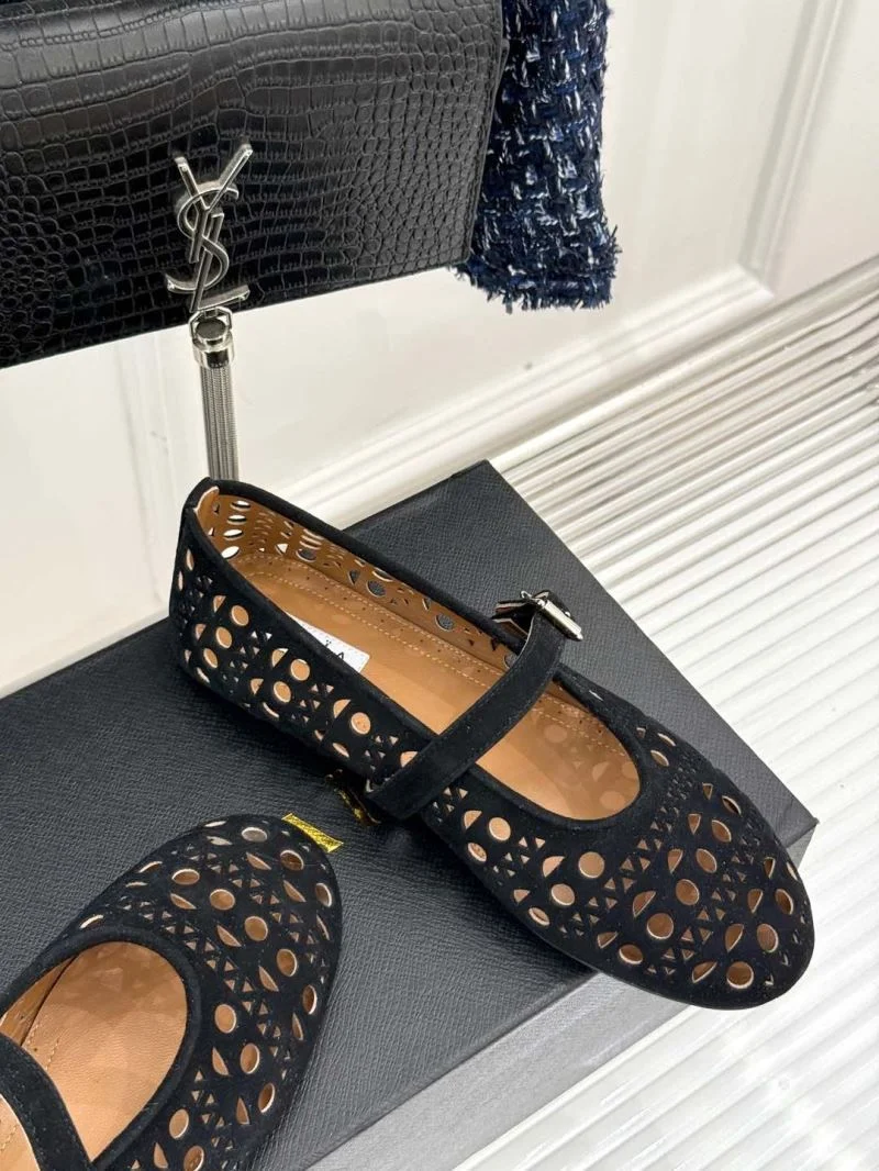 Trendsetting Alaia Shoes 8539