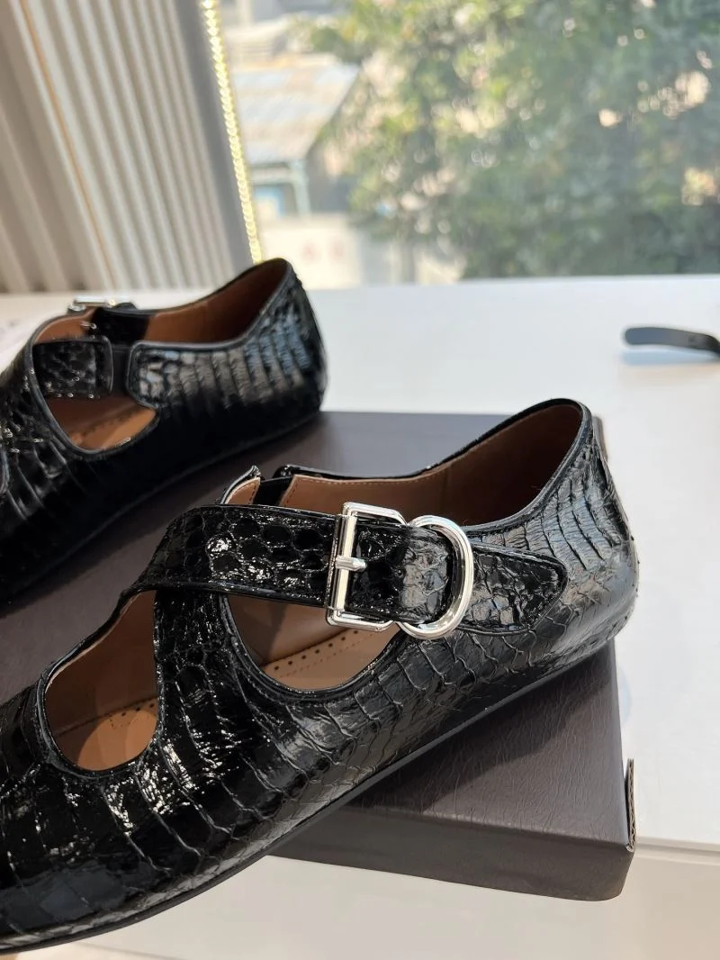 Breathable Alaia Shoes 8515