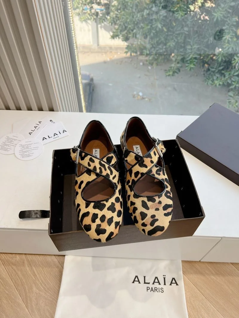 Sleek Alaia Shoes 8570