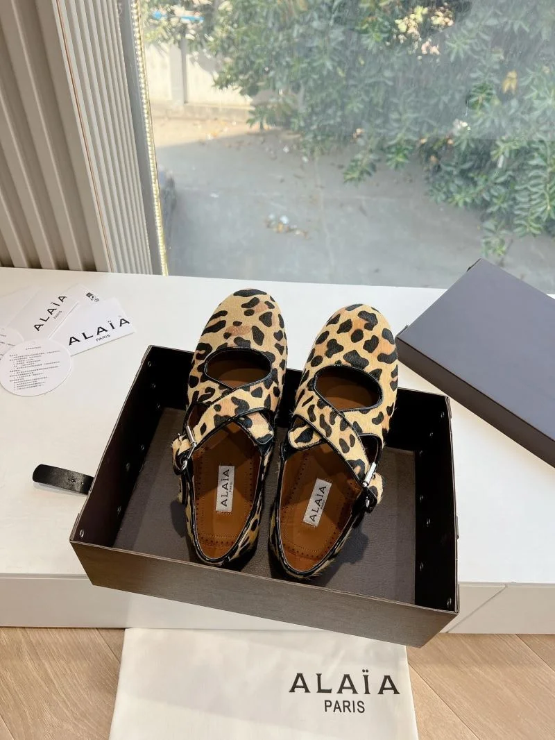 Sleek Alaia Shoes 8570