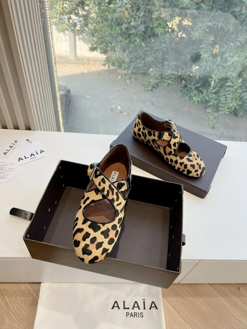 Sleek Alaia Shoes 8570