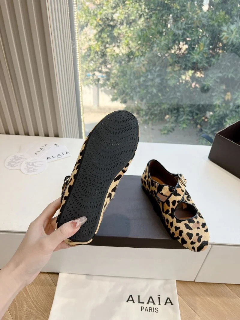 Sleek Alaia Shoes 8570