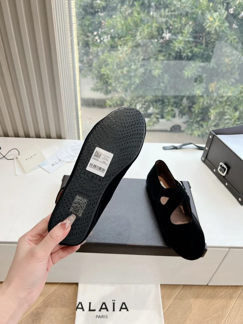 UrbanChic Alaia Shoes 8510
