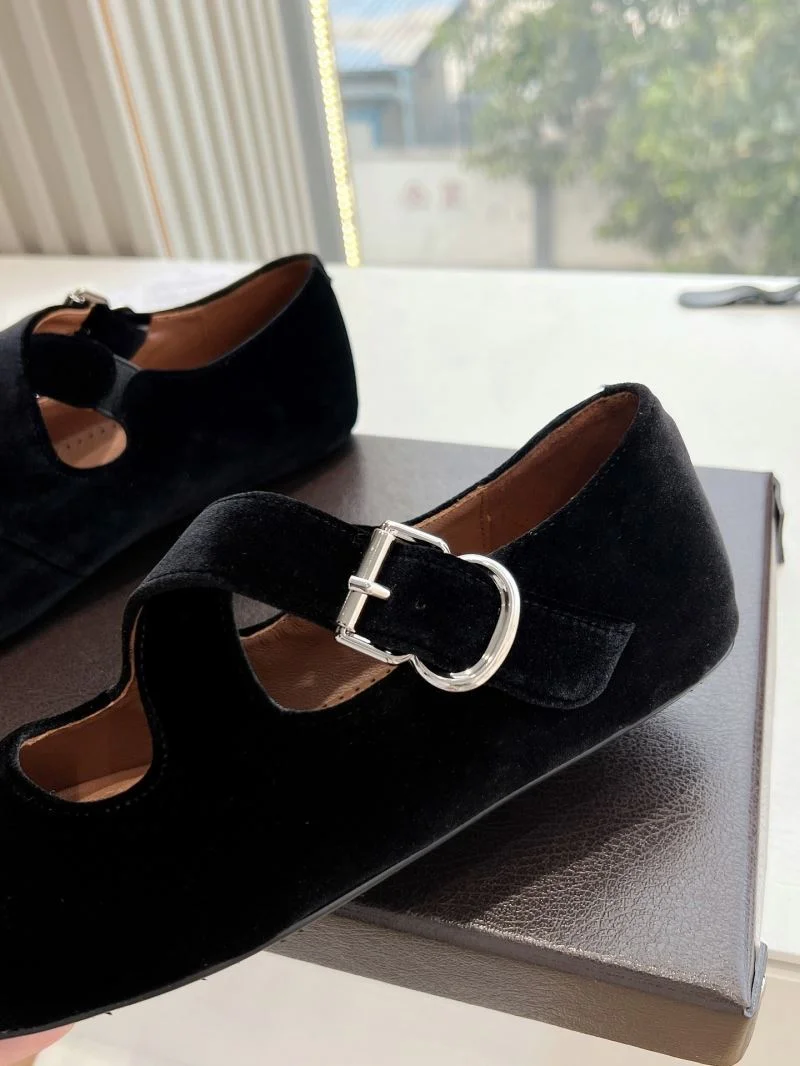 UrbanChic Alaia Shoes 8510