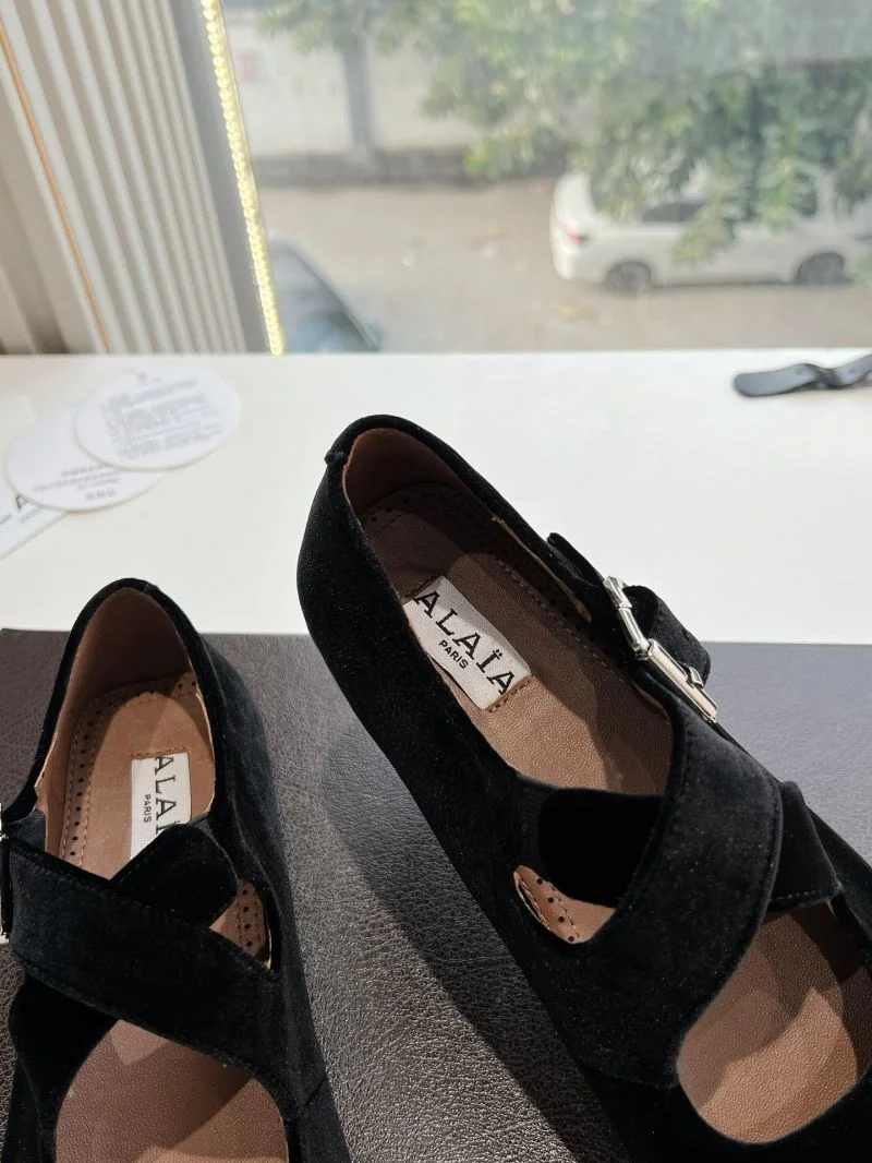 UrbanChic Alaia Shoes 8510