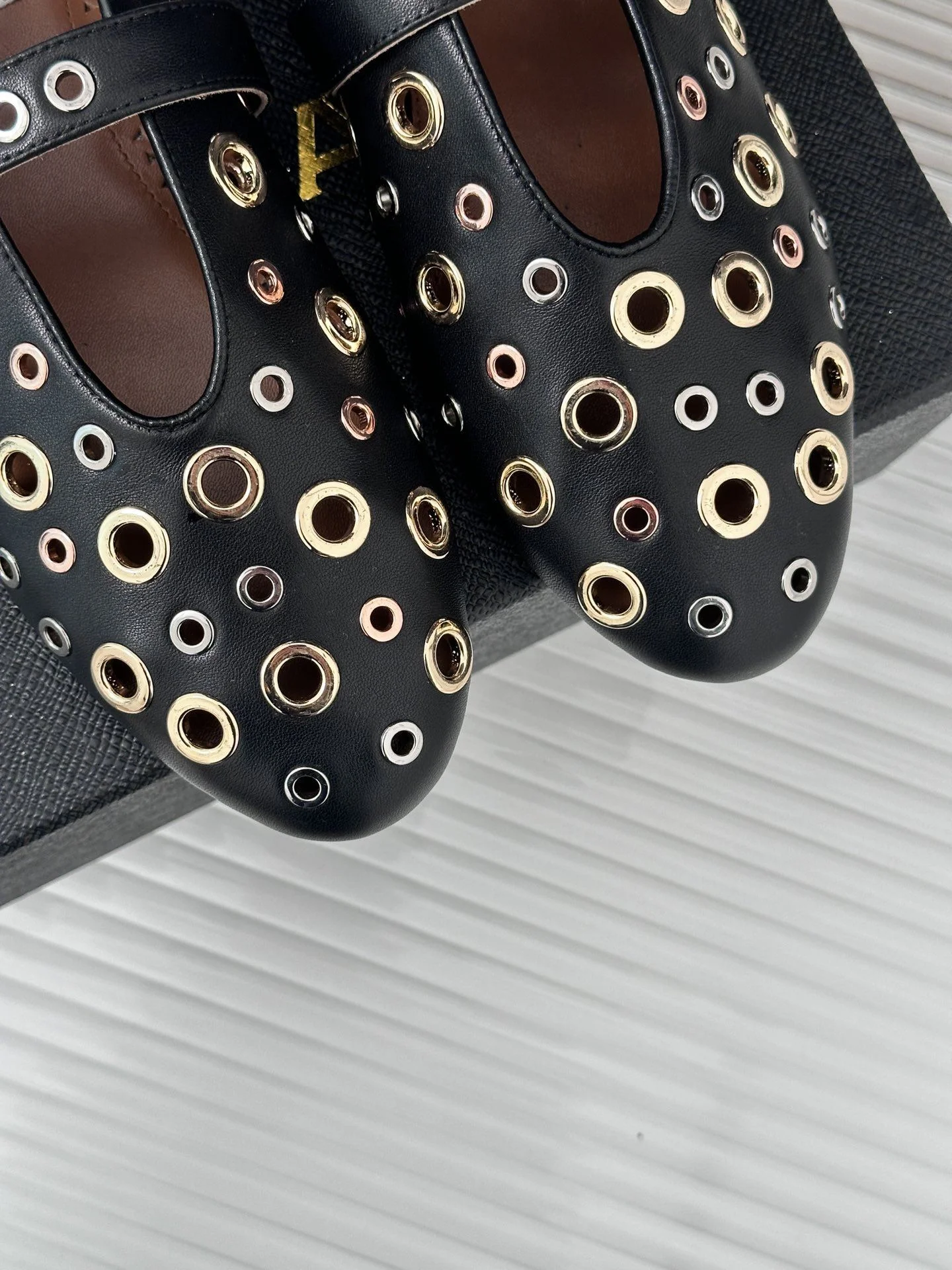 Timeless Alaia Shoes 8484