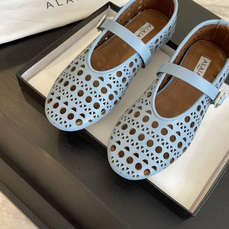 Practical Alaia Shoes 7012