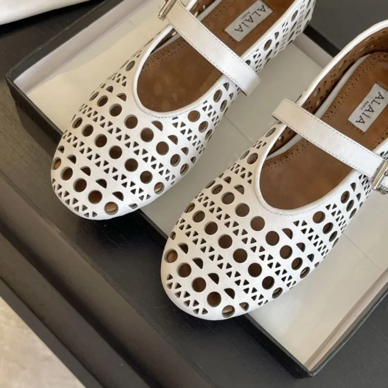 UrbanChic Alaia Shoes 7002