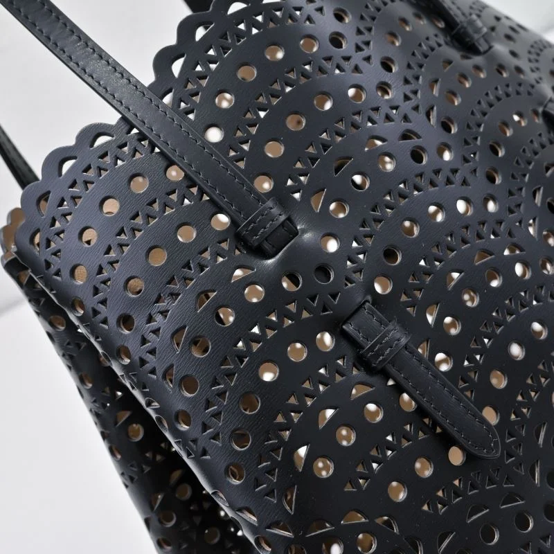 Alaia Shopping Bags Cozy 45481