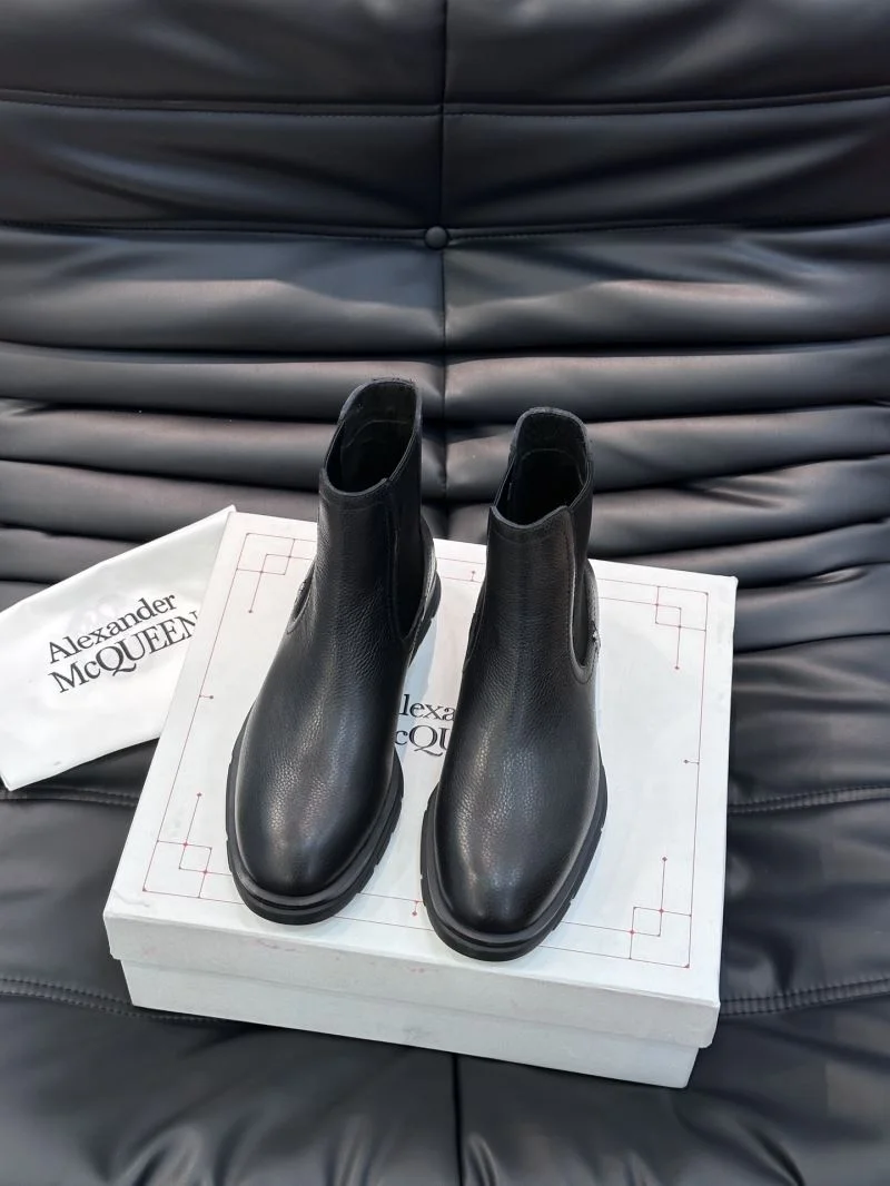 Alexander Mcqueen Boots Snug 16331