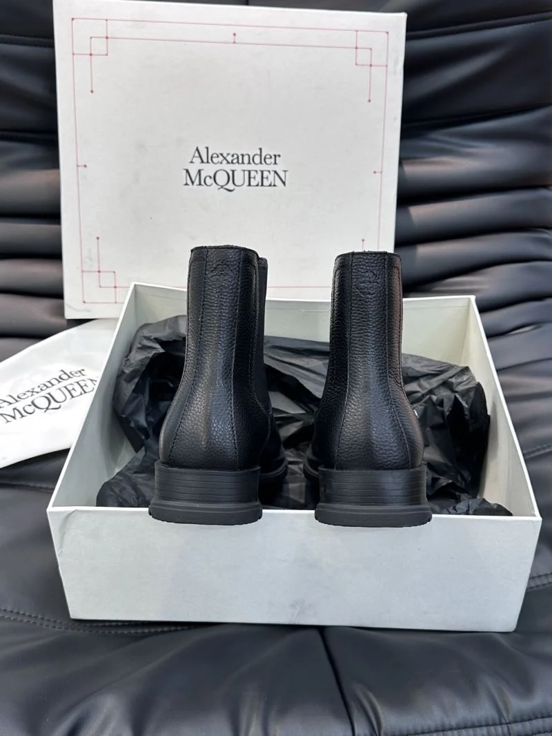 Alexander Mcqueen Boots Snug 16331