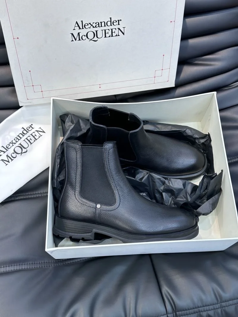 Alexander Mcqueen Boots Snug 16331