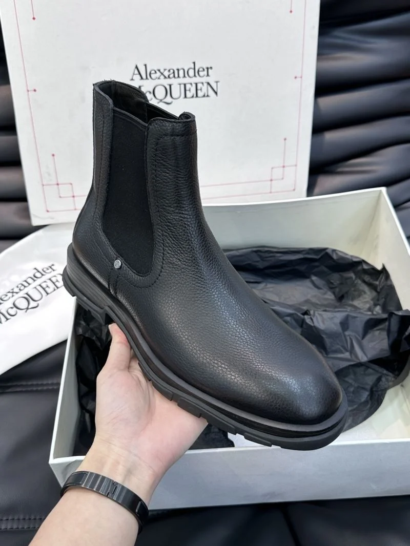 Alexander Mcqueen Boots Snug 16331
