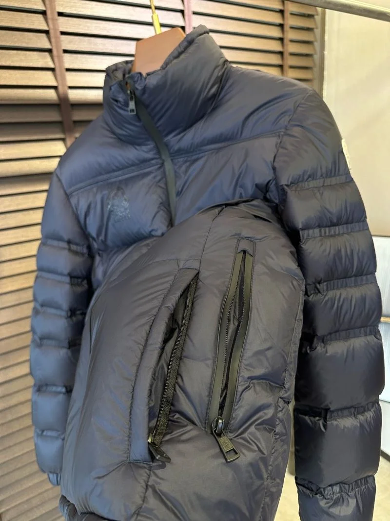 Alexander Mcqueen Down Jackets TechFriendly 164990