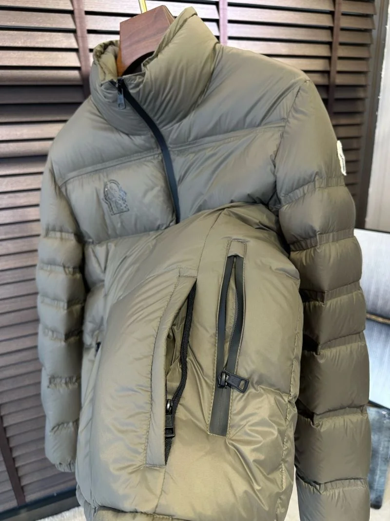 Alexander Mcqueen Down Jackets Flexible 164989