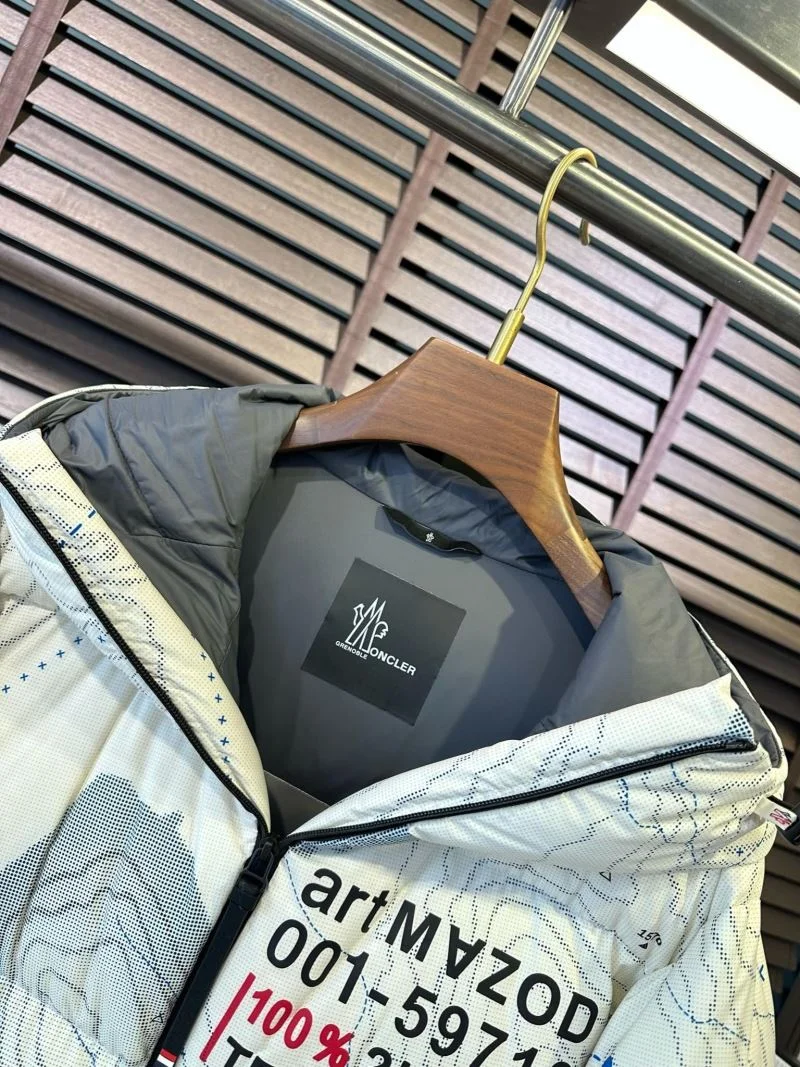 Alexander Mcqueen Down Jackets Snug 165073