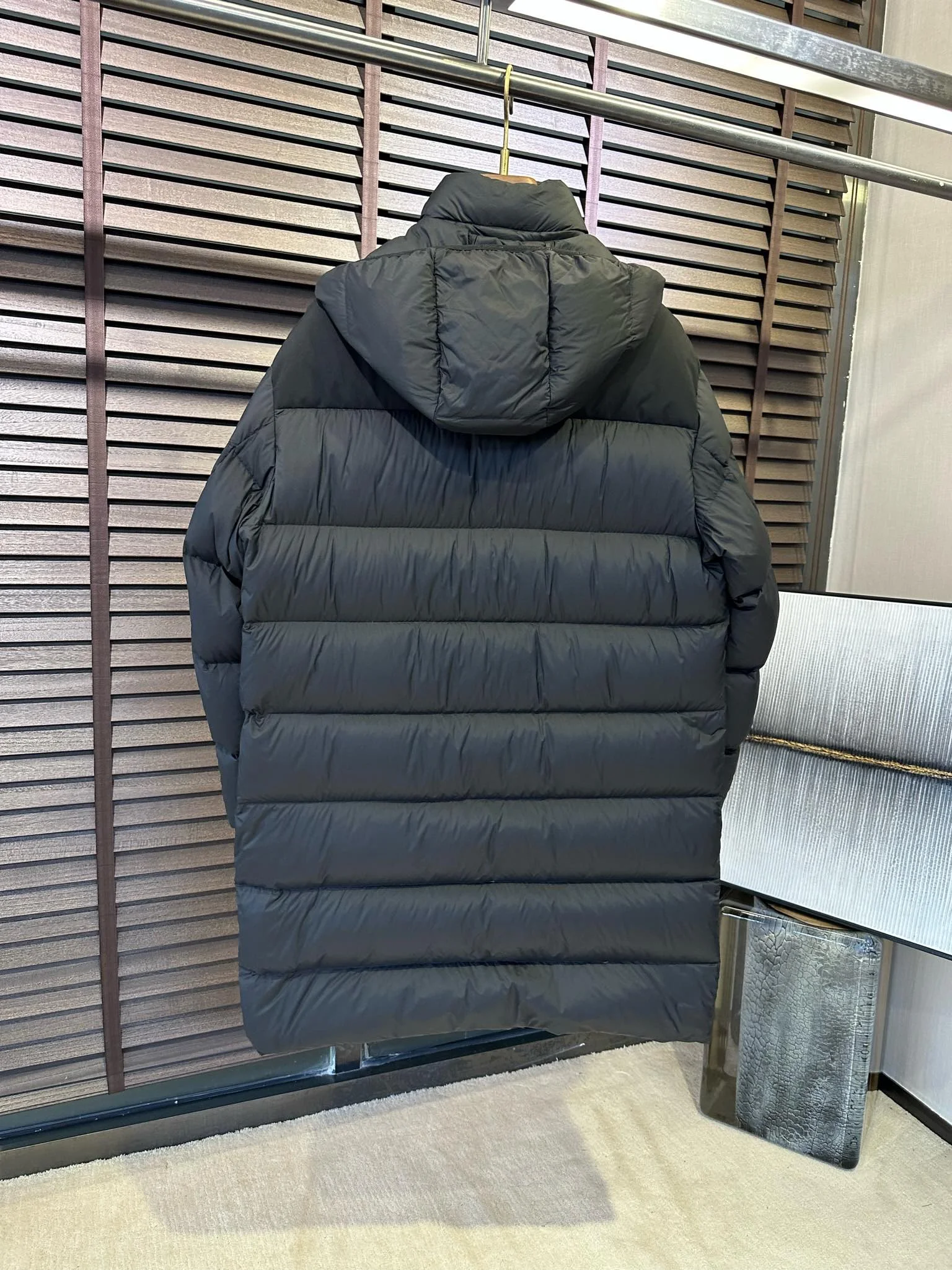 Alexander Mcqueen Down Jackets Classic 165049