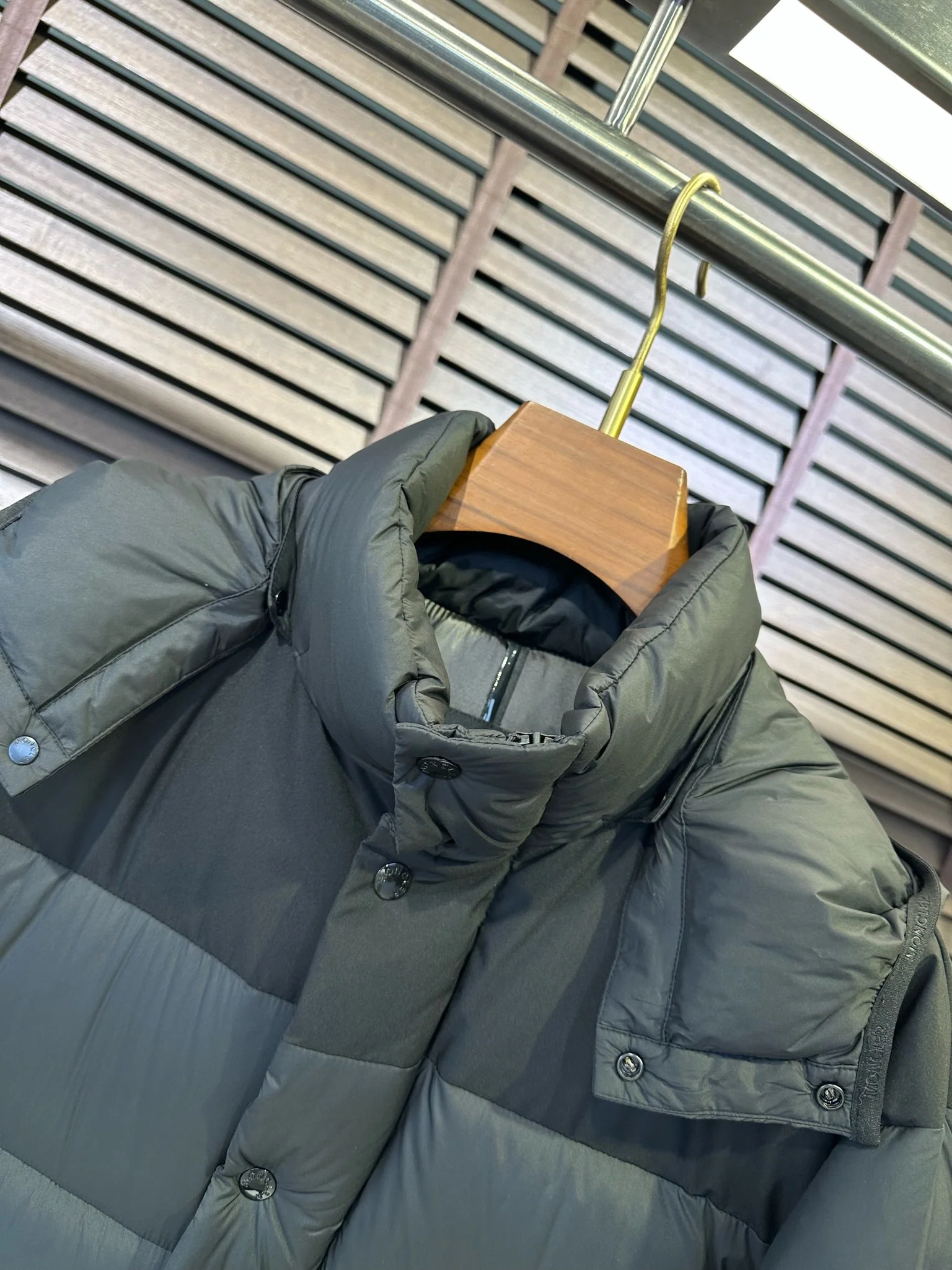 Alexander Mcqueen Down Jackets Classic 165049