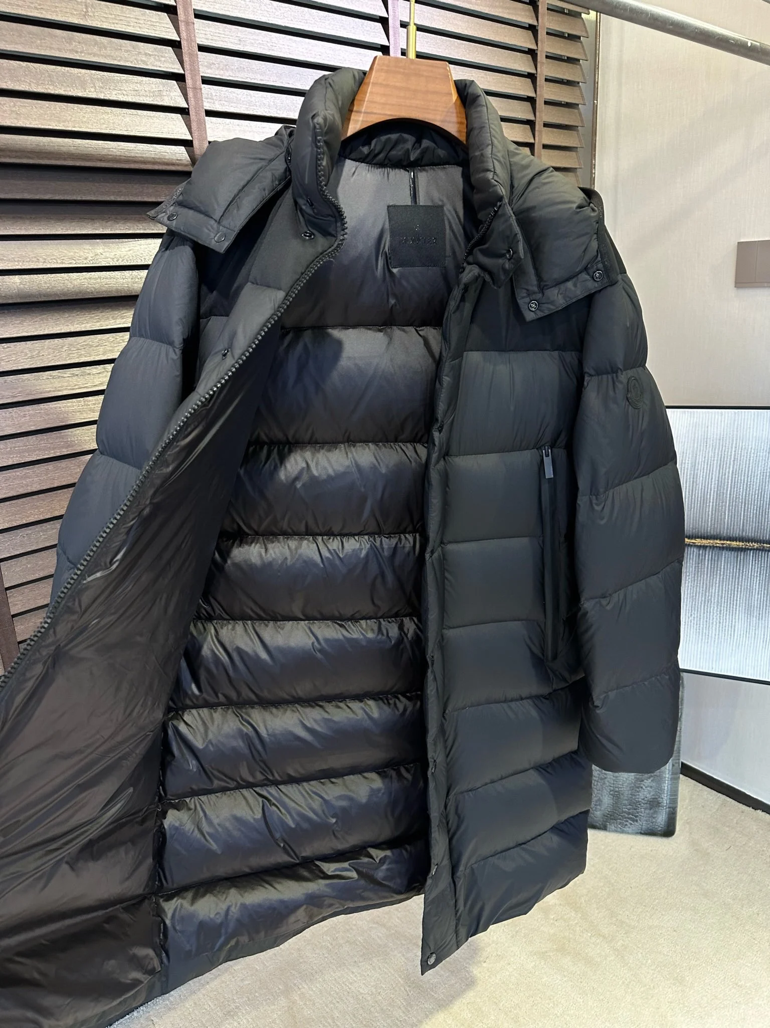 Alexander Mcqueen Down Jackets Classic 165049