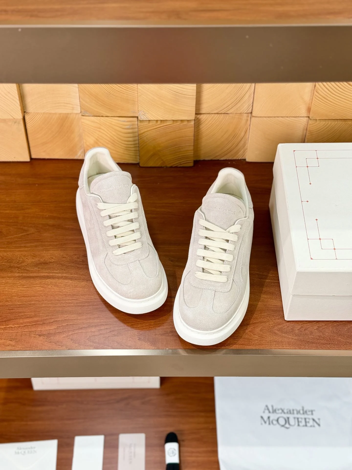 Elegant Alexander Mcqueen Low Shoes 16413