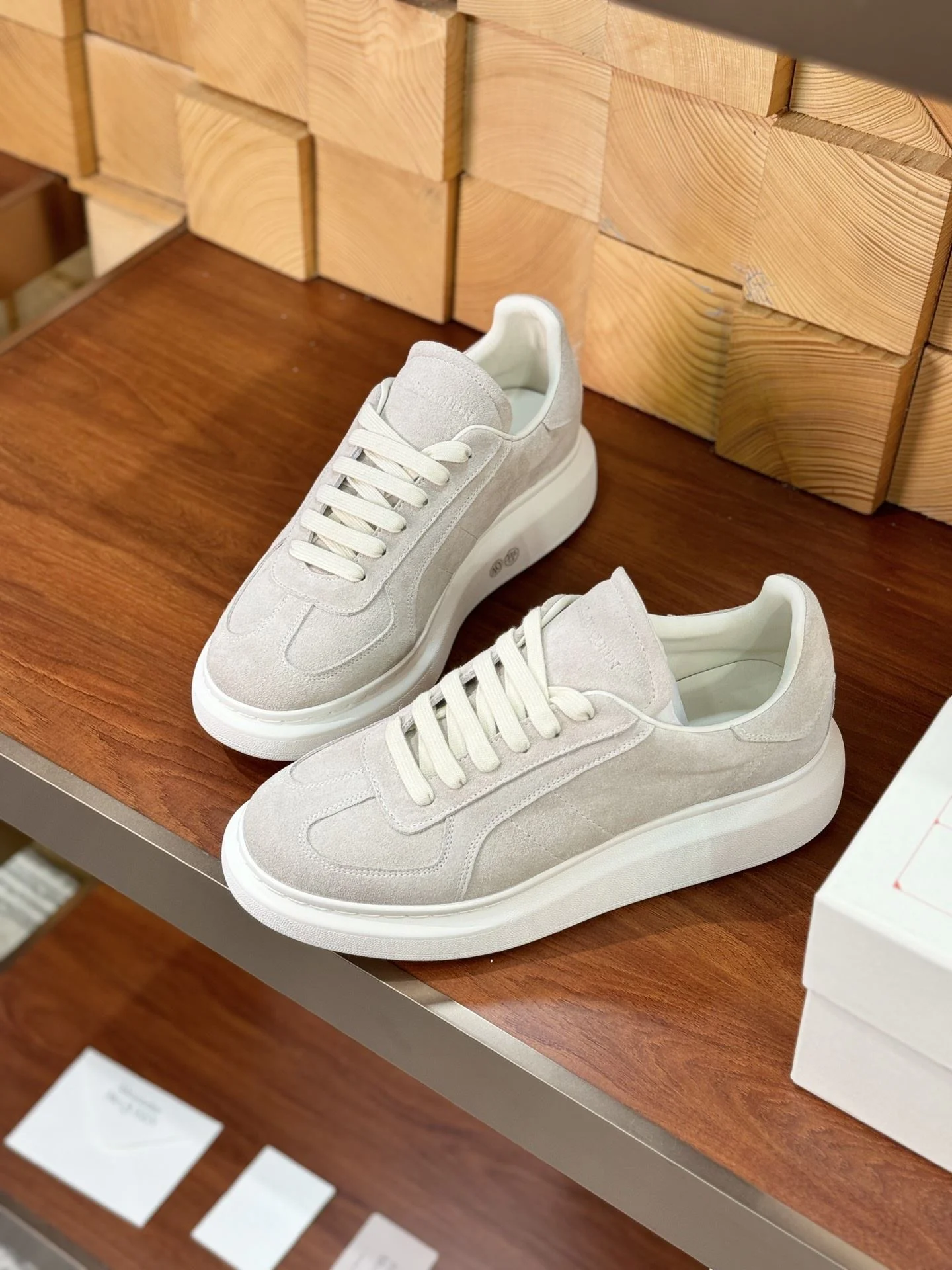 Elegant Alexander Mcqueen Low Shoes 16413