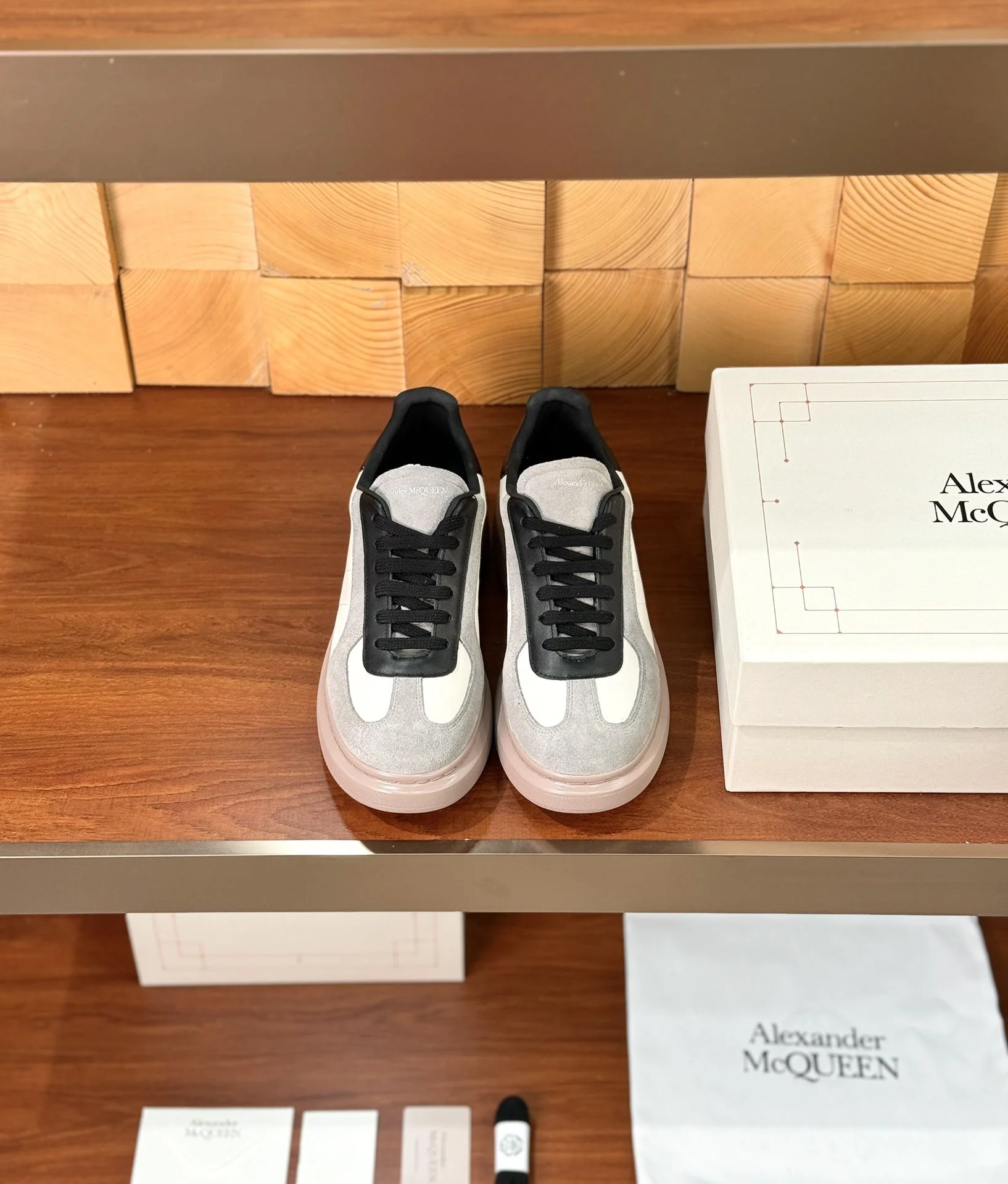 Durable Alexander Mcqueen Low Shoes 16387