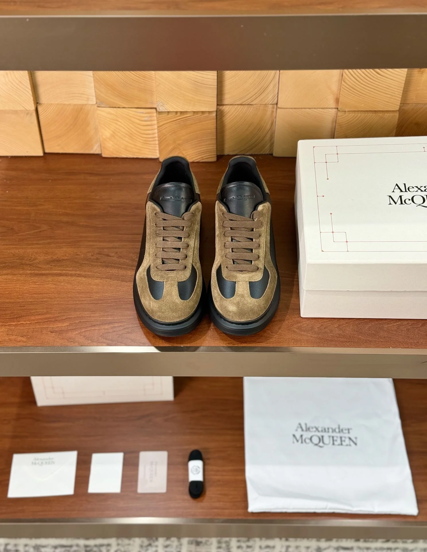 Alexander Mcqueen Low Shoes Vibrant 16392