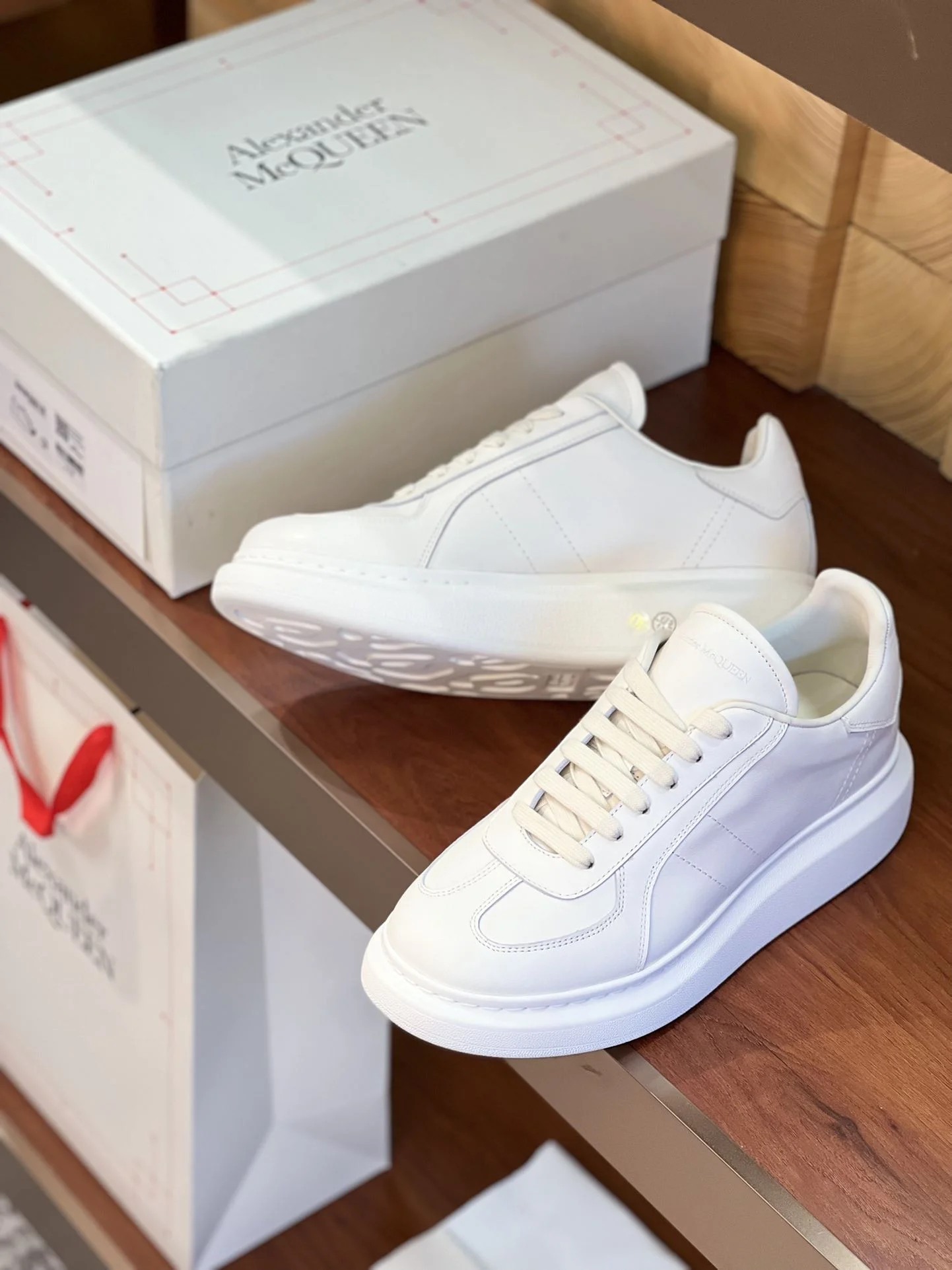 TechFriendly Alexander Mcqueen Low Shoes 16379