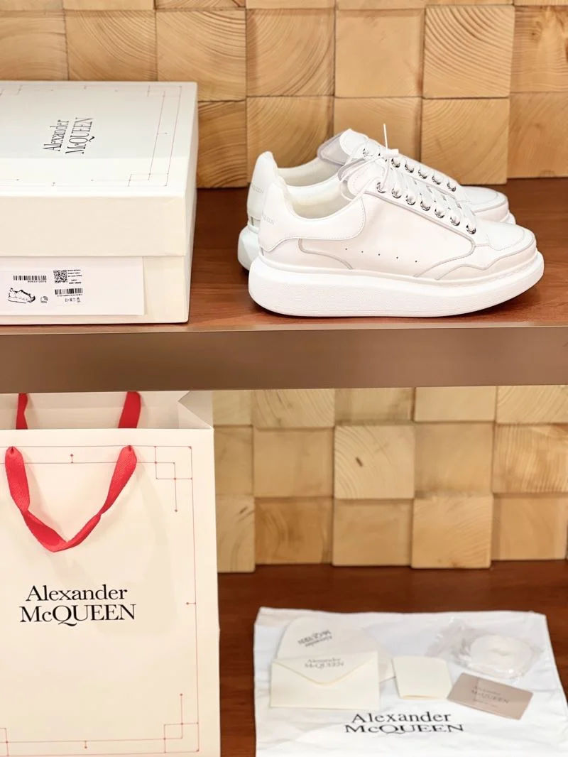 Alexander Mcqueen Low Shoes Bold 16462