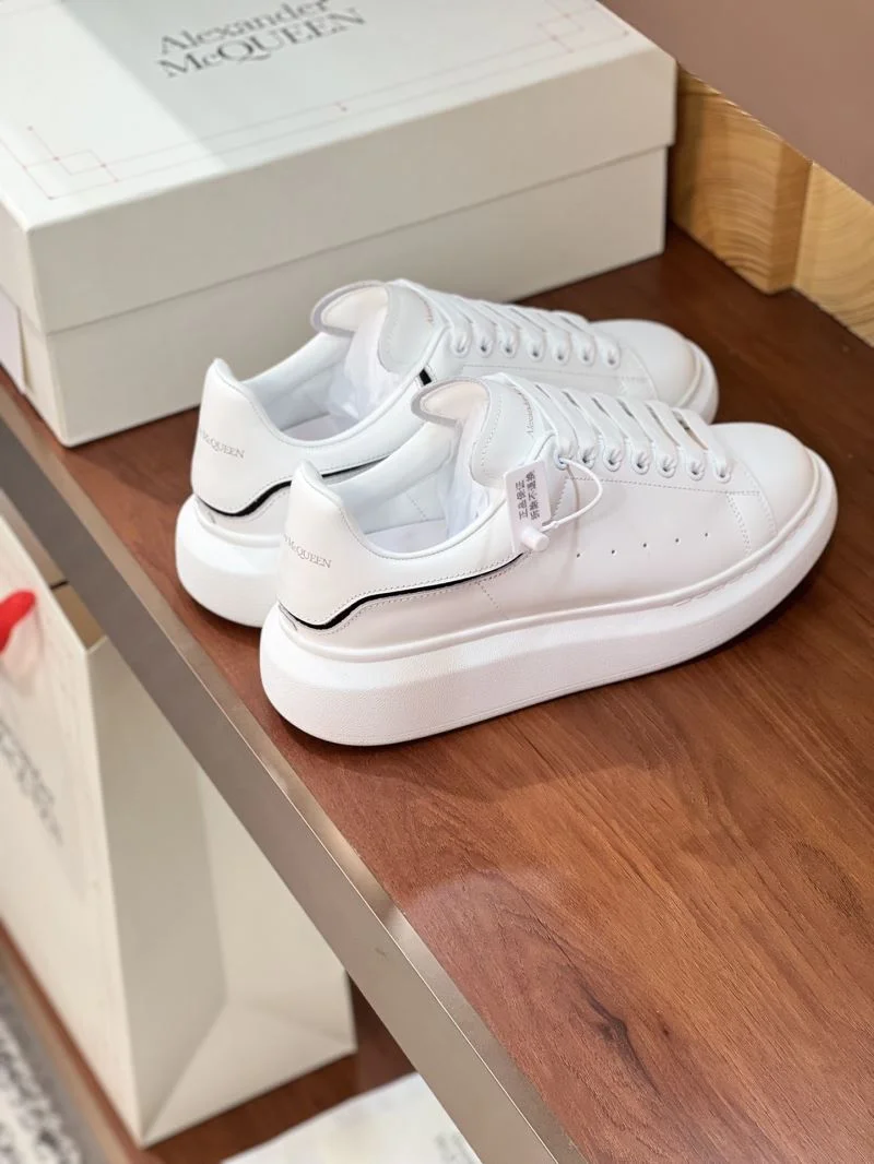 Alexander Mcqueen Low Shoes Lightweight 16466