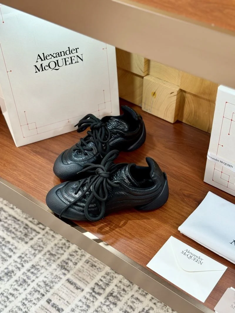 Practical Alexander Mcqueen Low Shoes 16503