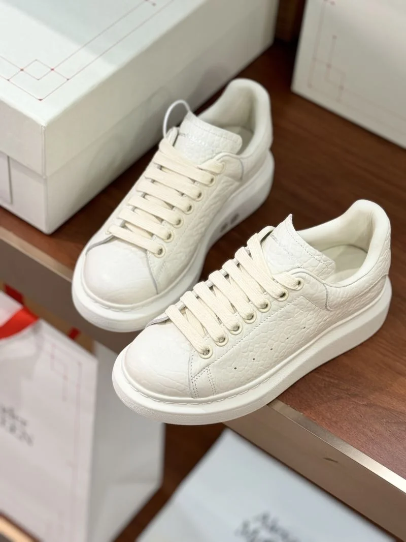 Alexander Mcqueen Low Shoes Resilient 16477