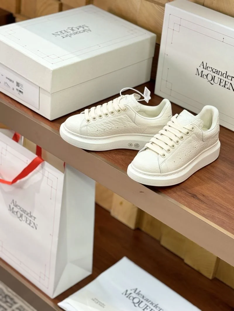 Alexander Mcqueen Low Shoes Resilient 16477