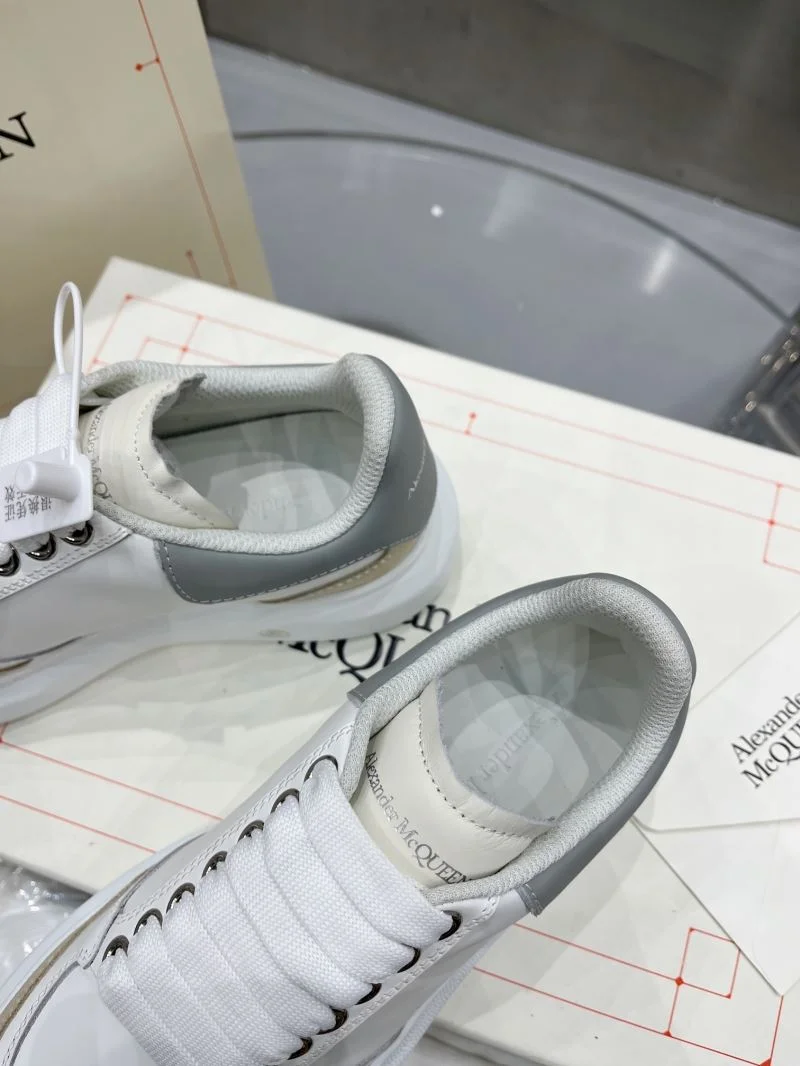 Alexander Mcqueen Low Shoes Minimalist 16502