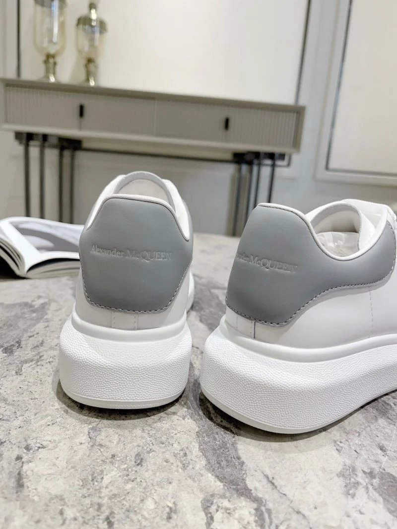 Alexander Mcqueen Low Shoes FreshLook 16489