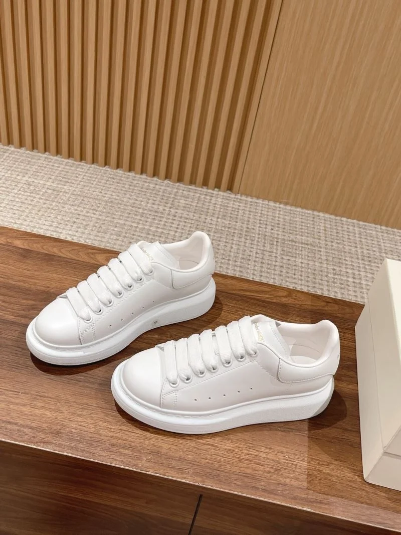 Alexander Mcqueen Low Shoes Sophisticated 16433