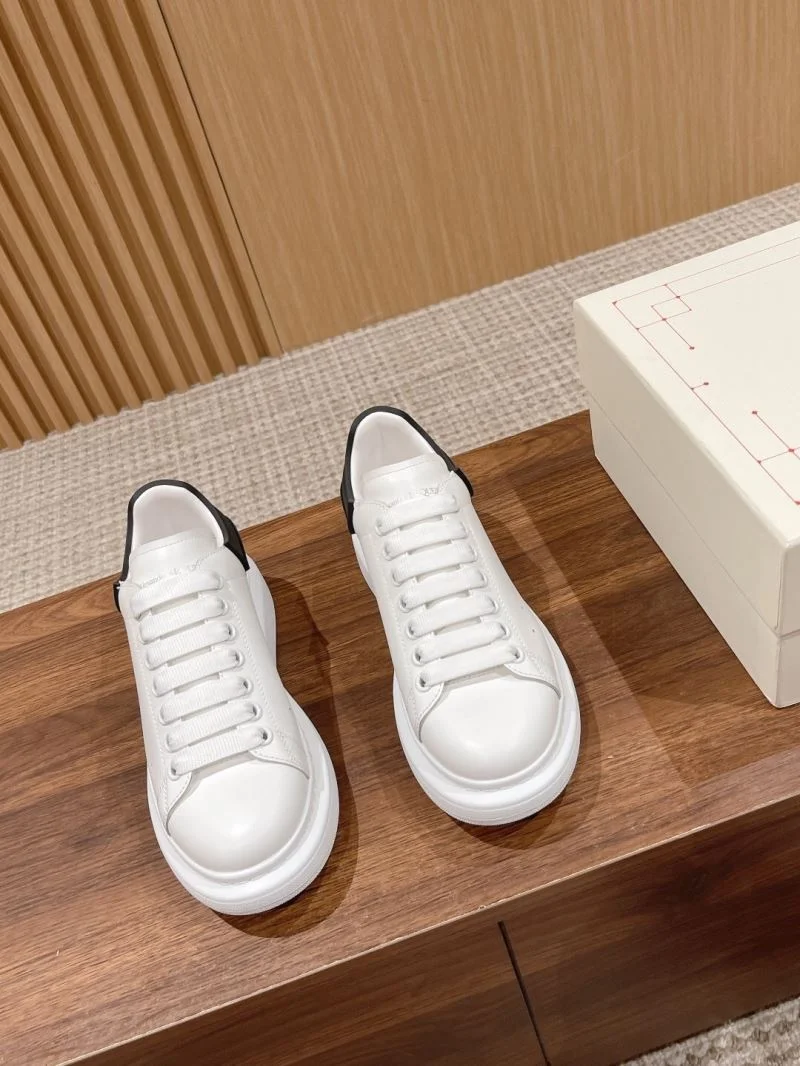 Alexander Mcqueen Low Shoes Trendsetting 16425