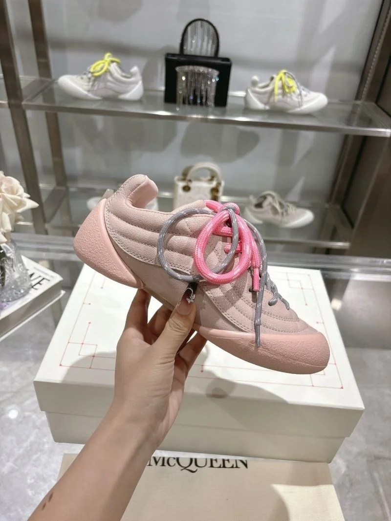 Stylish Alexander Mcqueen Low Shoes 16414