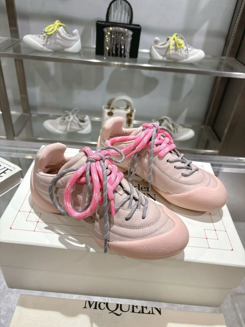 Stylish Alexander Mcqueen Low Shoes 16414