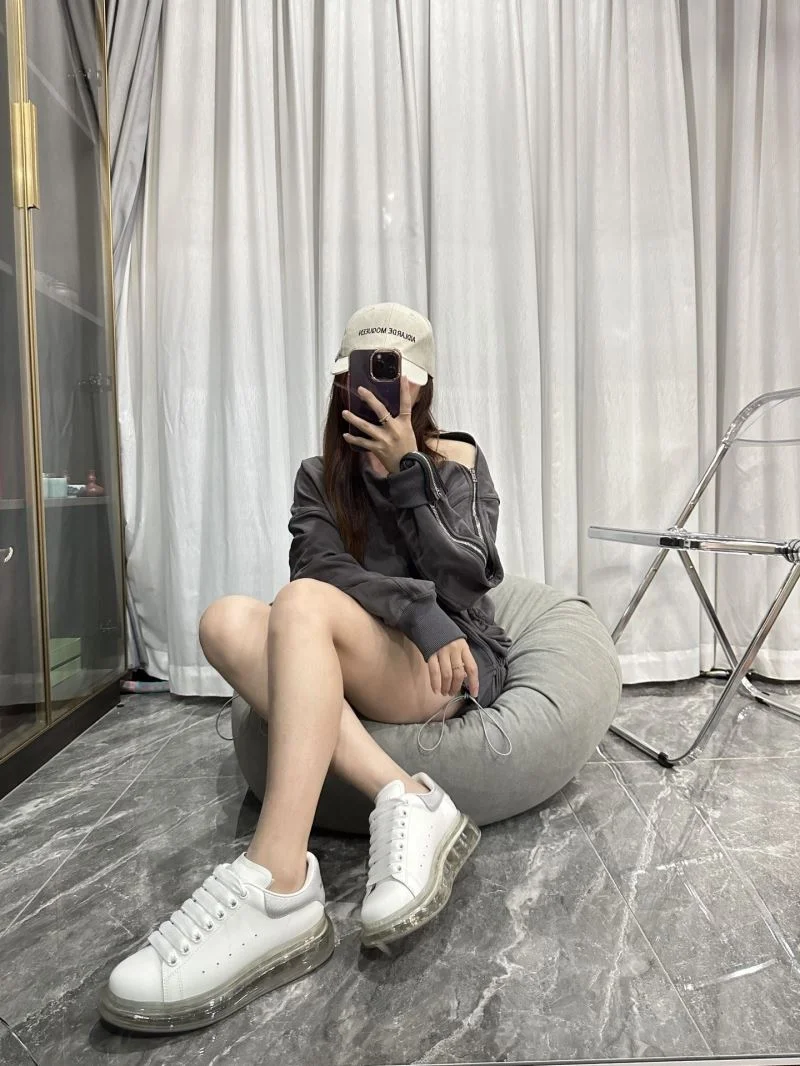 Alexander Mcqueen Low Shoes Unique 16488