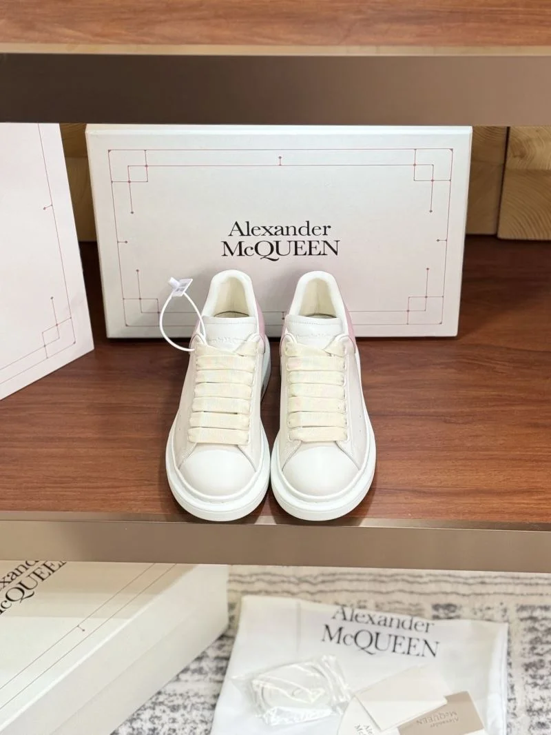 Alexander Mcqueen Low Shoes Resilient 16526