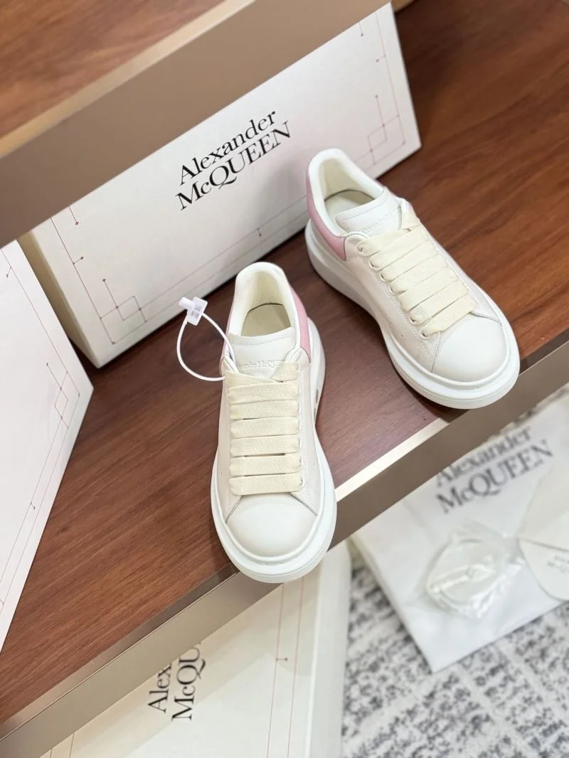 Alexander Mcqueen Low Shoes Resilient 16526