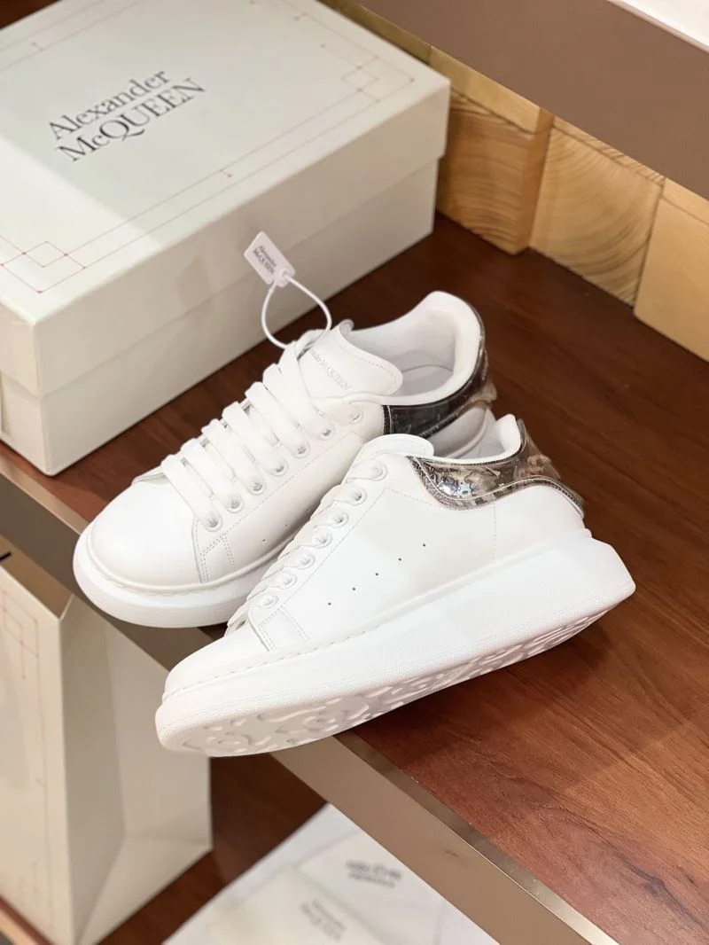 Alexander Mcqueen Low Shoes Lightweight 16390