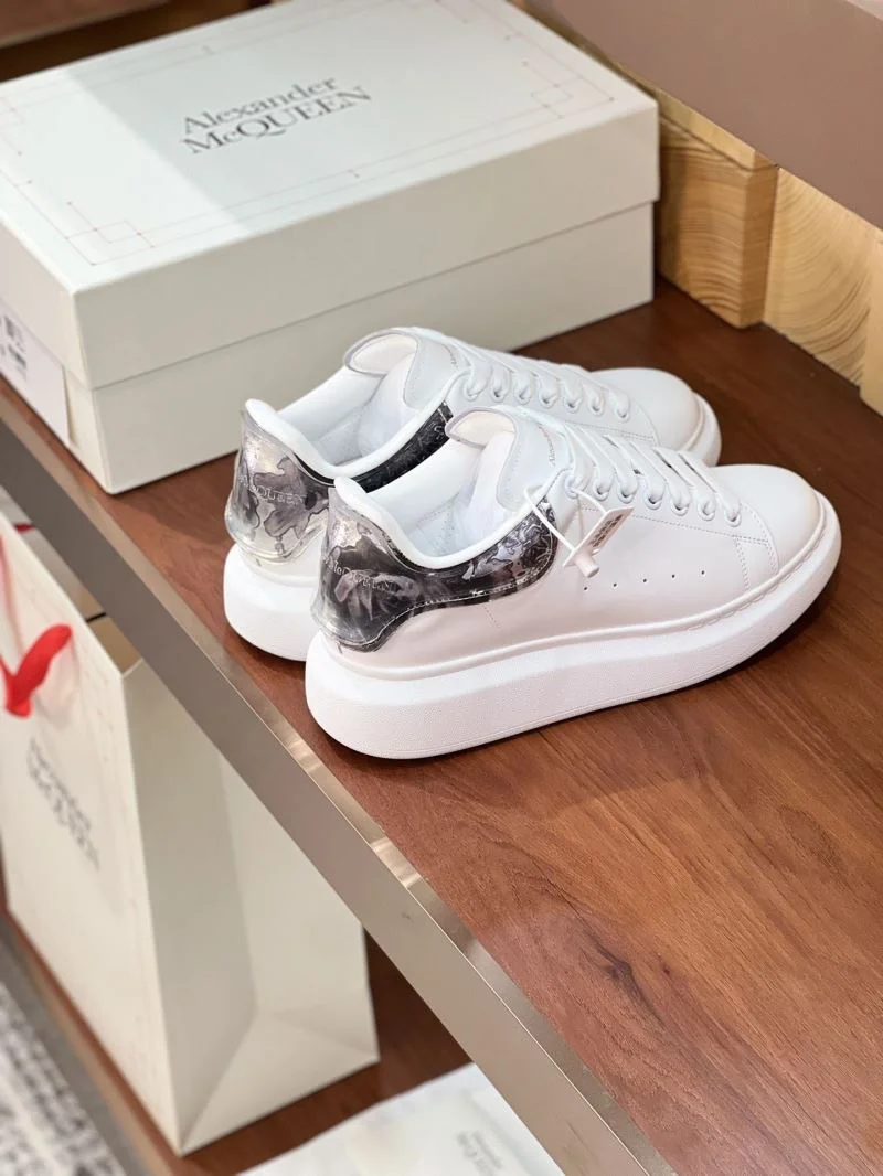 Alexander Mcqueen Low Shoes Lightweight 16390