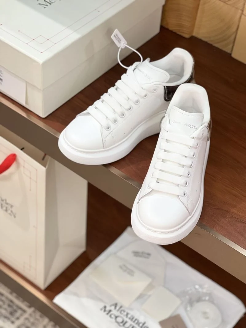 Alexander Mcqueen Low Shoes Lightweight 16390